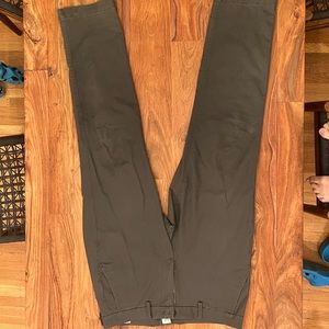 Gap essential khaki straight